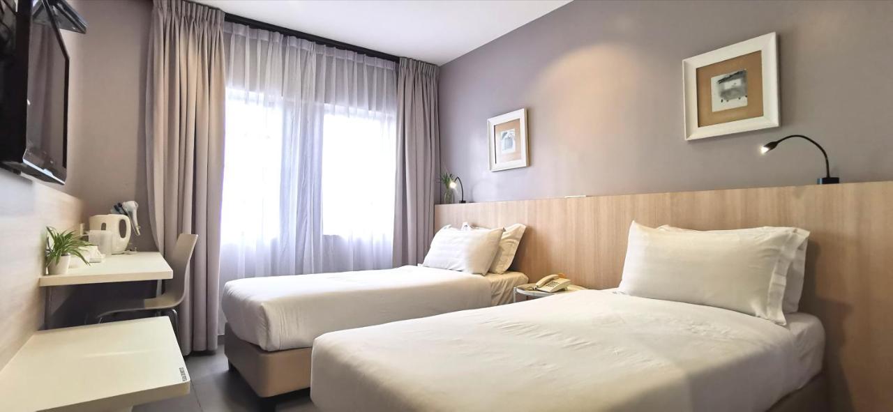 Country Inn Kulai Kültér fotó