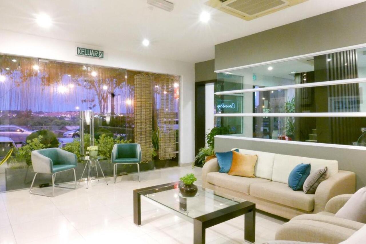Country Inn Kulai Kültér fotó