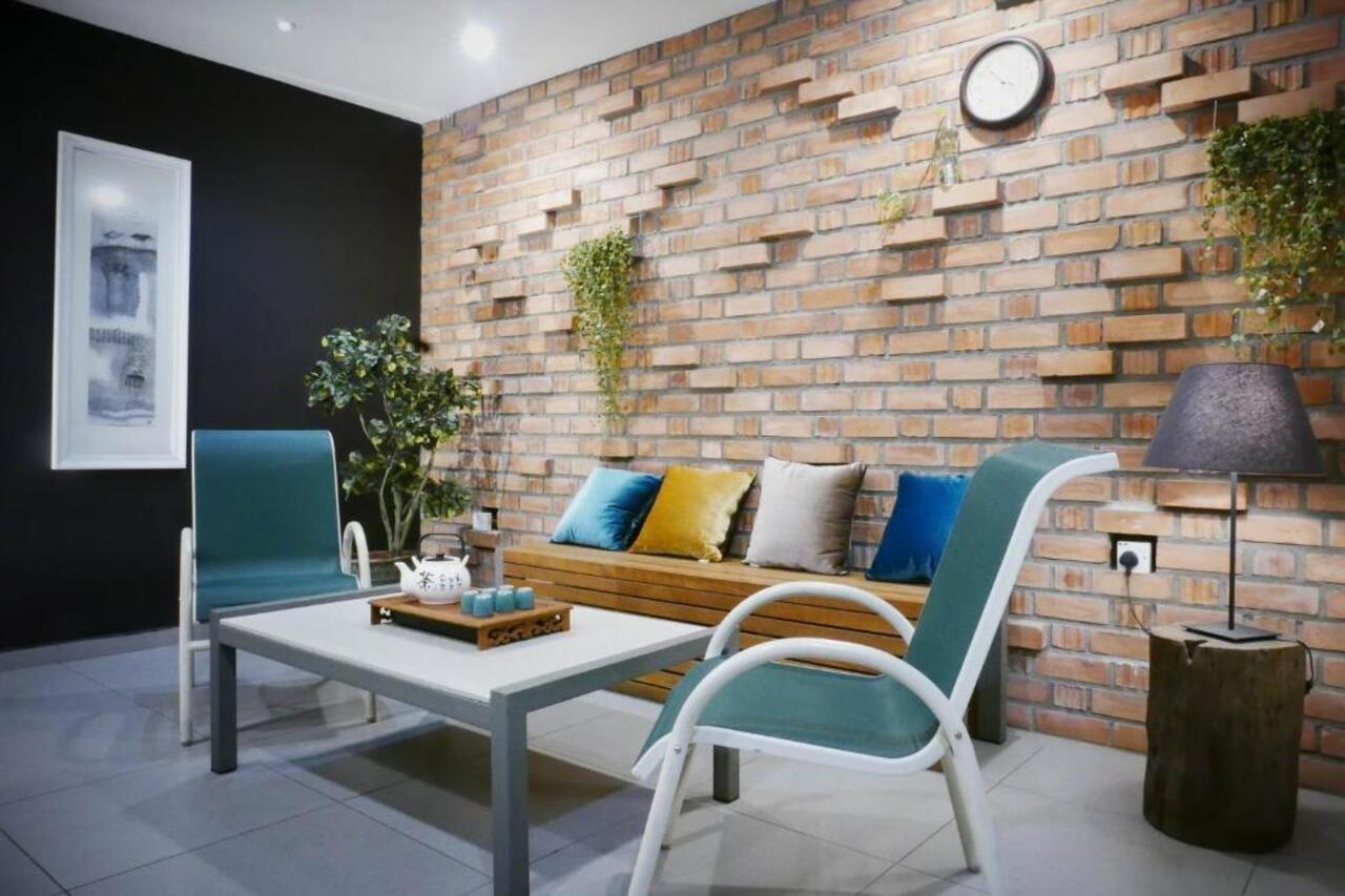 Country Inn Kulai Kültér fotó