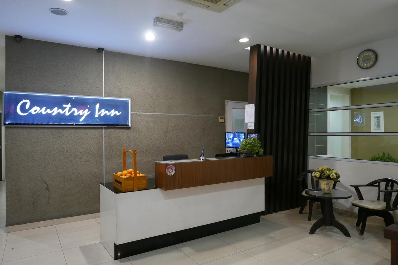 Country Inn Kulai Kültér fotó