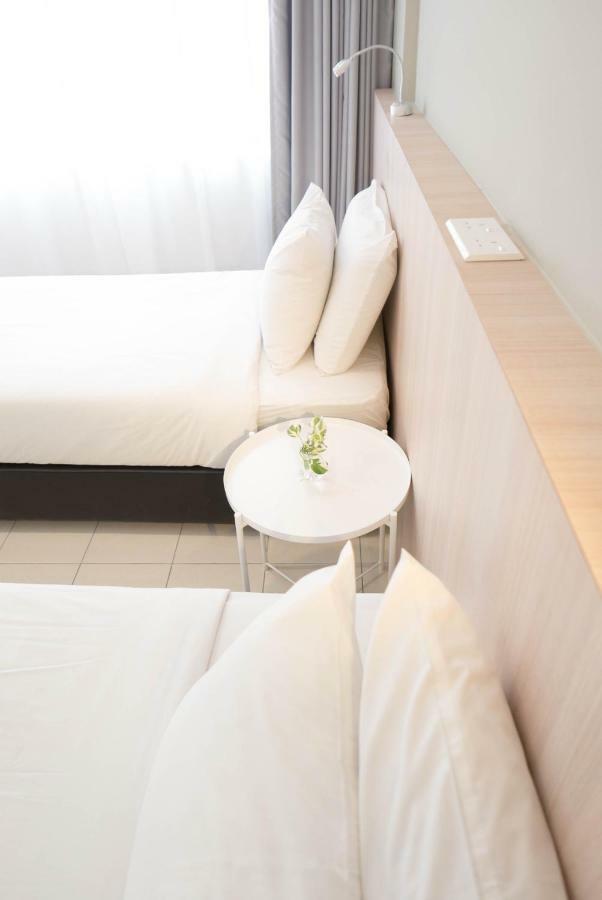 Country Inn Kulai Kültér fotó