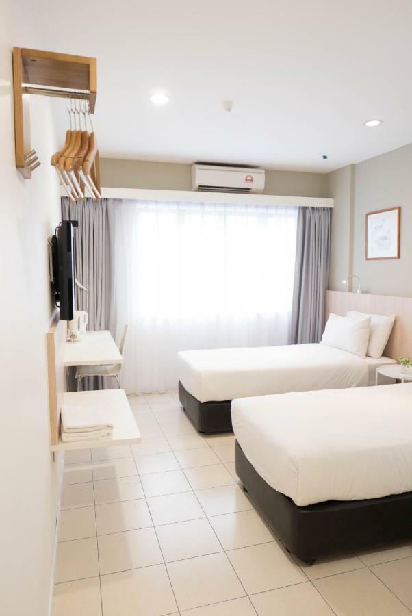 Country Inn Kulai Kültér fotó