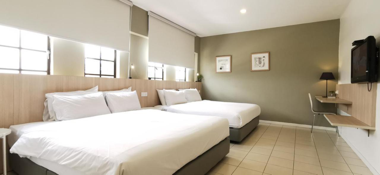 Country Inn Kulai Kültér fotó