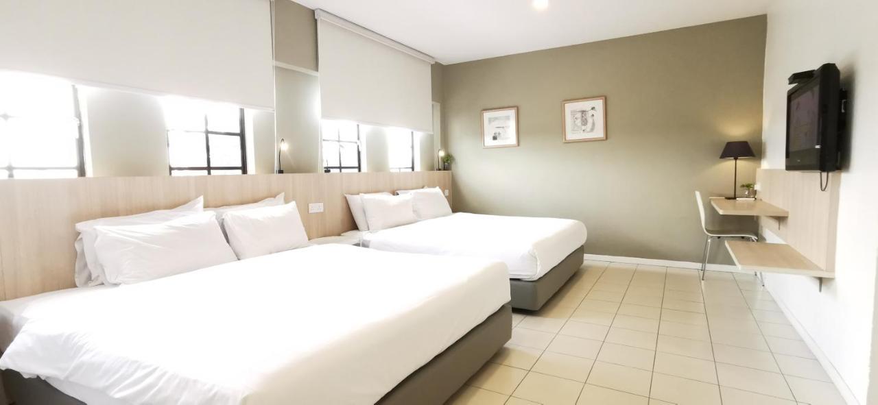 Country Inn Kulai Kültér fotó